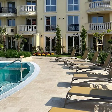 Appartement Golden Leaf, Swimming Pool View