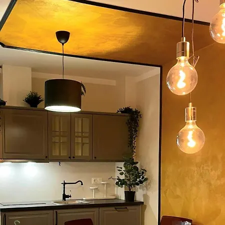 Apartment Golden Leaf, Swimming Pool View *