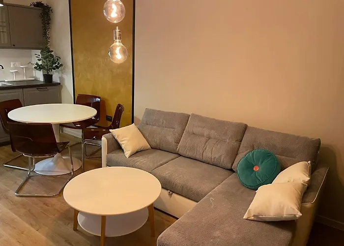 Golden Leaf, Swimming Pool View Appartamento *